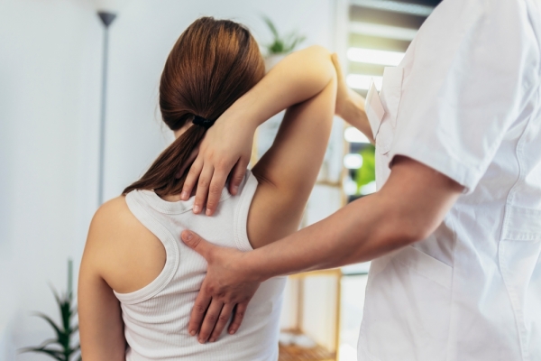 Why More People Are Turning to Holistic Chiropractors in Denver