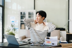 How a Chiropractor in Denver Supports Better Posture